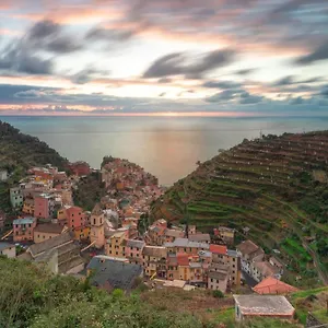https://l-attico-giallo-oro-di-giulia-manarola.hotelitalianriviera.com